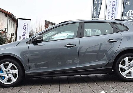 Volvo V40 Cross Country Momentum AWD