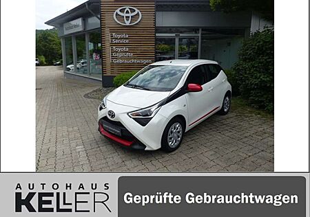 Toyota Aygo (X) x-play