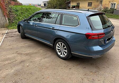 VW Passat Variant Volkswagen 2.0 TDI SCR 4Motion DSG Comfortline