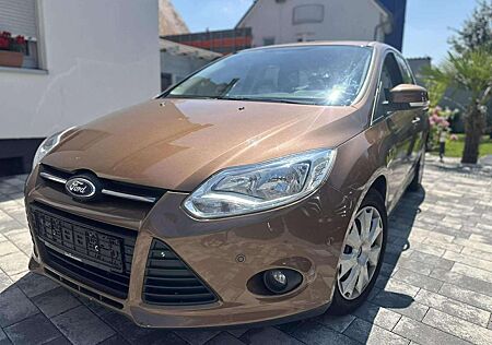 Ford Focus Trend// KLIMA/ NEUEN TÜV //