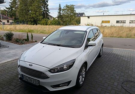 Ford Focus Turnier 1.5 EcoBoost Titanium