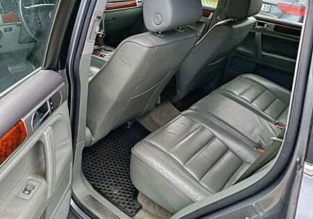 VW Touareg Volkswagen 5.0 V10 TDI Automatik