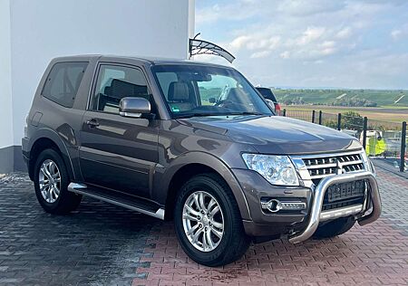 Mitsubishi Pajero 3.2 DI-D Intense*NUR 122TKM*1HAND*TOP*