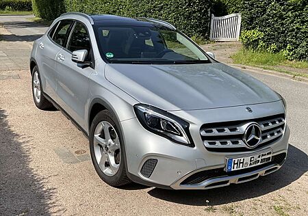 Mercedes-Benz GLA 180 7G-DCT