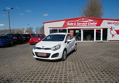 Kia Rio 1.4 FIFA World Cup Edition SHZ PDC KLIMA
