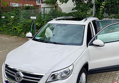 VW Tiguan Volkswagen 2.0 TDI DPF 4Motion DSG Sport & Style
