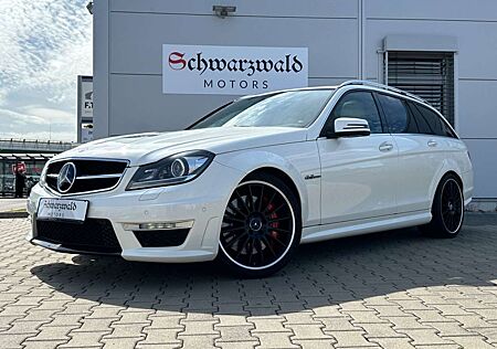 Mercedes-Benz C 63 AMG C 63 T AMG Performance Historie Panorama