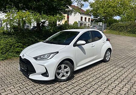 Toyota Yaris 1.5 Comfort LED Nvi HUD