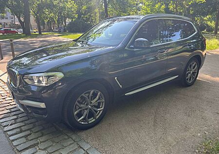 BMW X3 xDrive 20 dA xLine AHK/Navi/LED/2Hand
