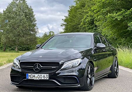 Mercedes-Benz C 63 AMG /PerfAGA/Burmester/Comand/HUD/Carbon/