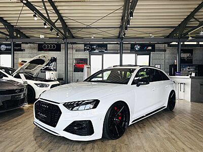 Audi RS4 2.9 TFSI quattro*PANO*ACC*B&O*HEADUP*AHK*360