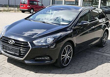 Hyundai i40 cw blue /Navi/R-Cam