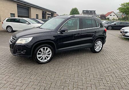 VW Tiguan Volkswagen Sport. Leder.Navi. Climatronic.Xenon.Panorama Dach