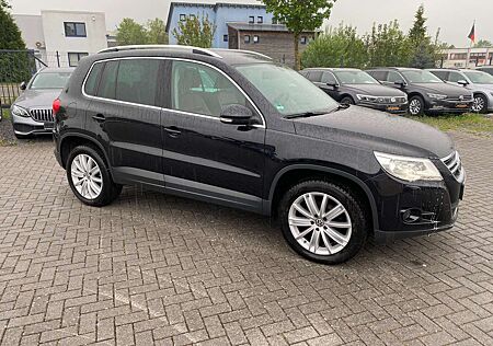 VW Tiguan Volkswagen Sport. Leder.Navi. Climatronic. DSG.Xenon