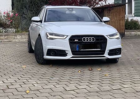 Audi S6 Avant V8