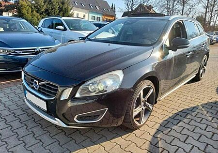 Volvo V60 D5 Summum AWD Aut. Bi-Xenon Navi Leder SHZ