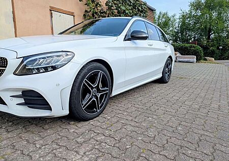 Mercedes-Benz C 220 d 4Matic T 9G-TRONIC AMG Line