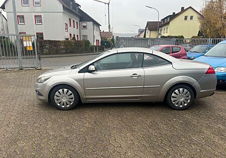 Ford Focus Titanium KLI,LEDER,SITZHZ,TÜVUND ÖL NEU