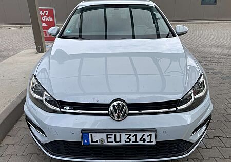 VW Golf Volkswagen 1.5 TSI ACT | R-Line