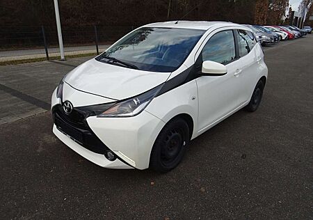 Toyota Aygo x-play touch