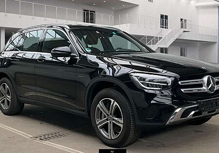 Mercedes-Benz GLC 300 e AMG Leder*Distro*Kamera*LED*Virtual*18