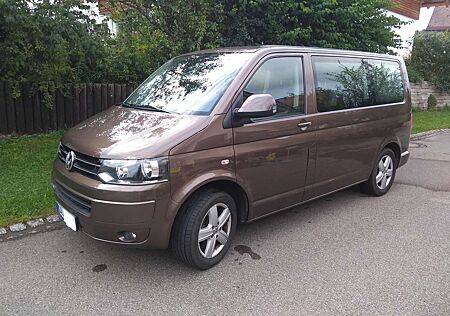 VW T5 Multivan Volkswagen T5 Bus TDI (BiTDI) 4 Motion