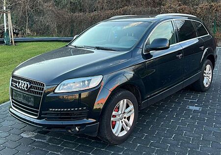 Audi Q7 3.0 TDI DPF quattro tiptronic