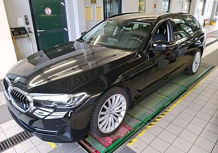 BMW 540 d xDRIVE TOURING SHADOW/19Z./LED/LIVE/B&W/KAM
