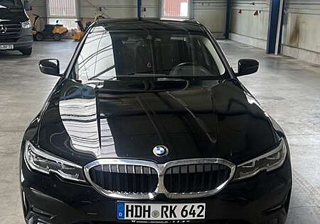 BMW 320d 320 xDriveAut. Sport Line