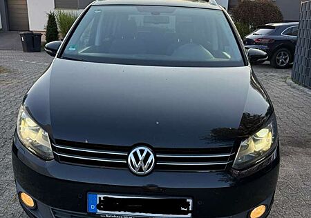 VW Touran Volkswagen 2.0 TDI DPF DSG Highline Panaromadach