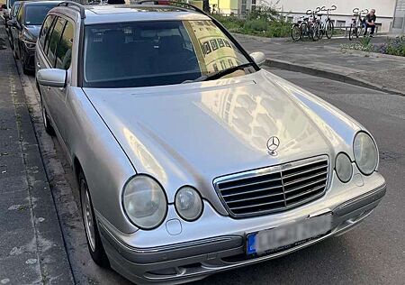 Mercedes-Benz E 270 T CDI Elegance