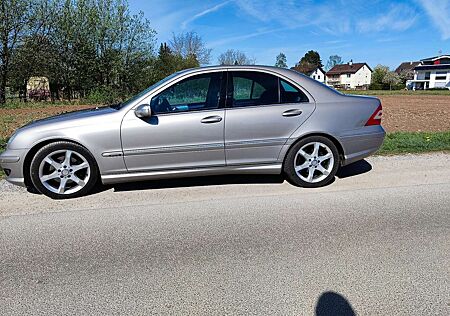 Mercedes-Benz C 280 Avantgarde Sport Edition + 1 Hand Bi-Xenon Top!