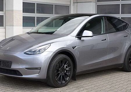 Tesla Model Y Long Range Dual Motor quick silver/AHK