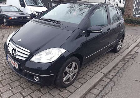 Mercedes-Benz A 180 CDI Navi Teilleder PDC Shz •Facelift•