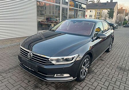 VW Passat Volkswagen Lim. Highline BMT/Massage/360°-Kamera