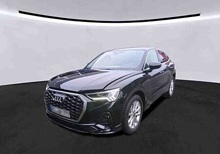 Audi Q3 .