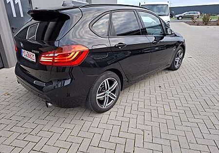 BMW 220 Activ Tour. Sport Line Autom. Scheckheftgep