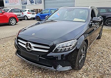 Mercedes-Benz C 200 Automatik**LED+Navi**