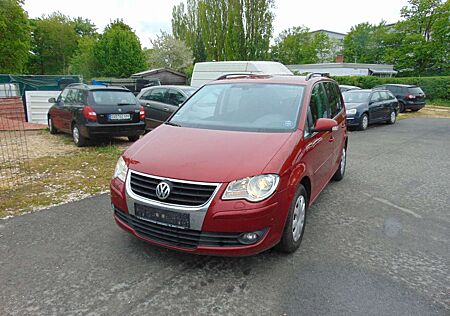 VW Touran Volkswagen United Navi