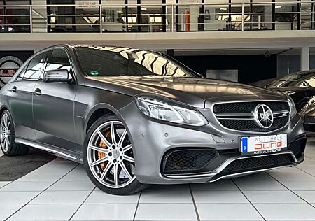 Mercedes-Benz E 63 AMG S 4Matic*Keramic*Carbon*Massage* Pano