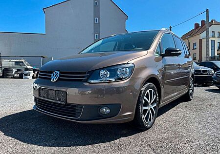 VW Touran Volkswagen STYLE BMT DSG + 7 SITZE + AHK + SHZ +TEMP