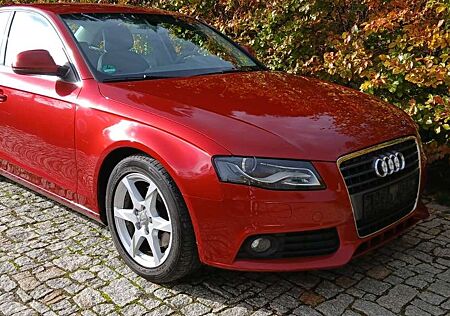 Audi A4 Ambition 1.8T mit Standheizung & Klimaautomatik