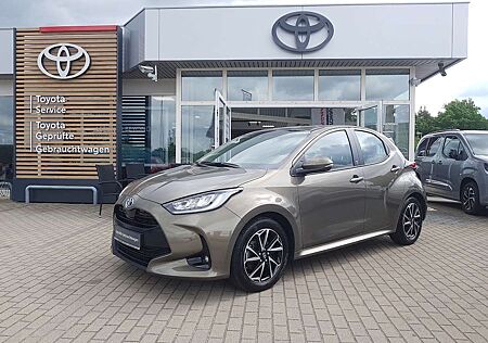 Toyota Yaris Hybrid Team D + Comfort+TC-Paket