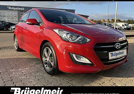 Hyundai i30 1.4 YES! Gold+1.HAND+NAVI+KAMERA+SHZ+SR+WR BC