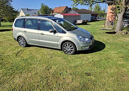 Ford Galaxy 2.2 TDCi DPF Ghia