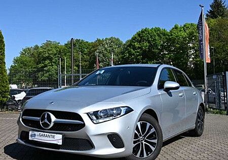 Mercedes-Benz A 180 A -Klasse 1.Hd Leder Navi Autom. Keyless