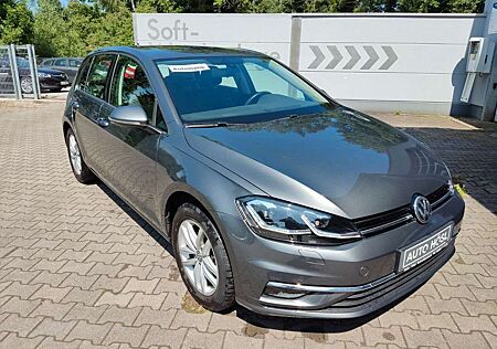 VW Golf Volkswagen 1.5 TSI DSG Highline*Navi*SHZ*LED*