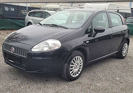 Fiat Grande Punto 1.2 8V Dynamic 1.Hand-Klima-8fach bereift