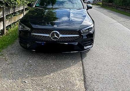 Mercedes-Benz CLA 180 7G-DCT AMG Line