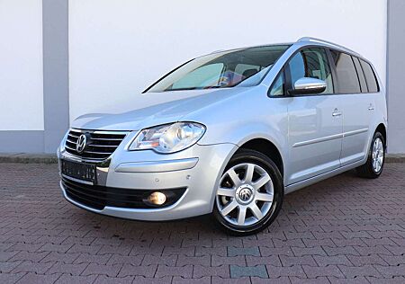 VW Touran Volkswagen 2.0TDI HIGHLINE DSG-AUTOM.NAVI*VOLLEDER*1.HD*SH-